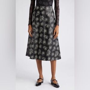 Beautiful embroidered Baum und Pferdgarten skirt worn once!